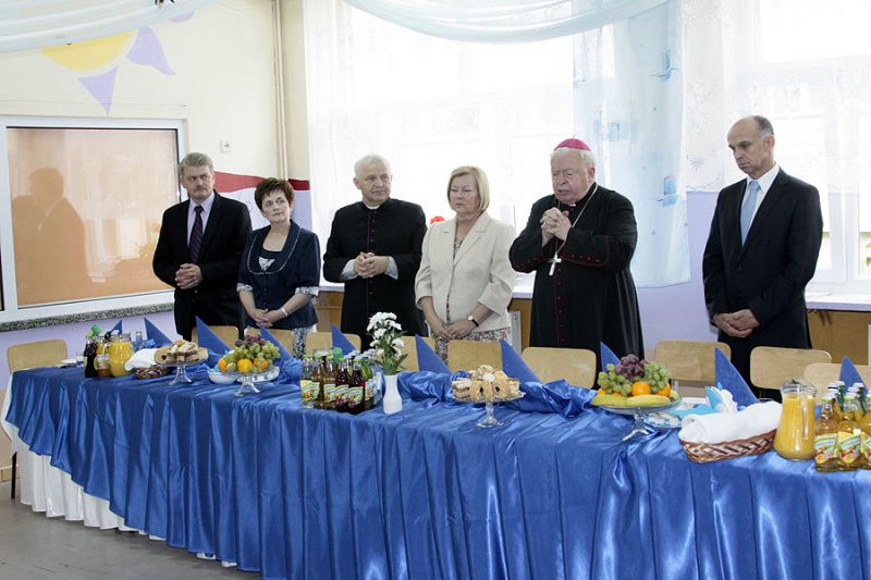Nadanie imienia Szkoły Podstawowej w Cieklinie