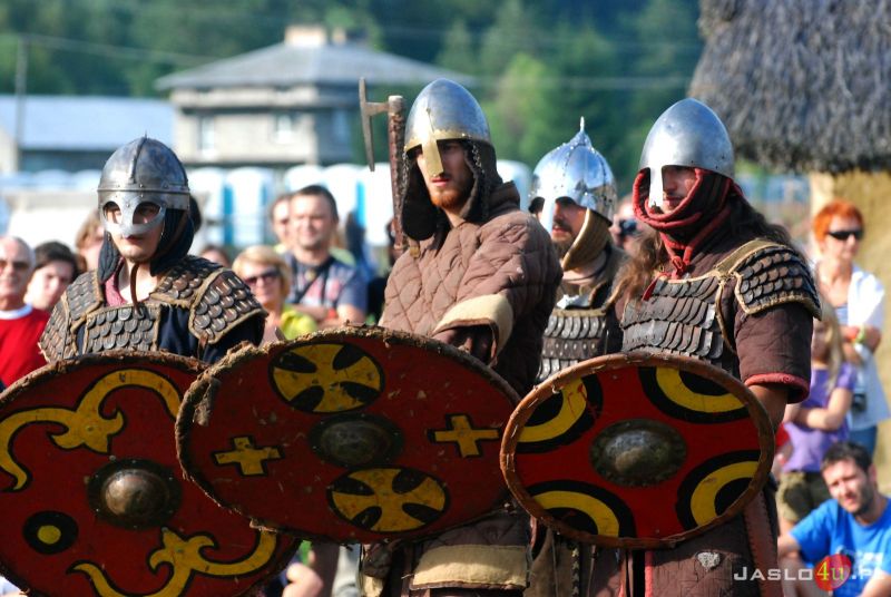 II Karpacki Festiwal Archeologiczny Dwa Oblicza w Trzcinicy