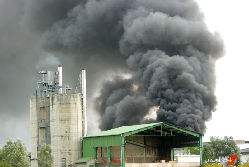 Pożar hali galwanizernii na terenie Grupy Nowy Styl