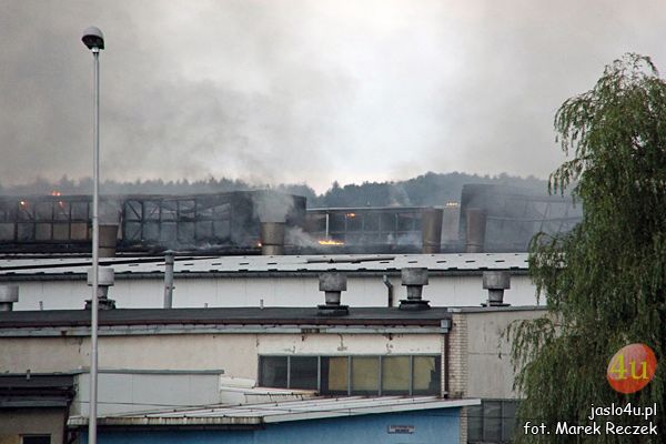 Pożar hali w Nowym Stylu Fot. 2