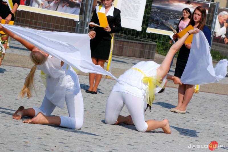 Wystawa fotograficzna poświęcona papieżowi Janowi Pawłowi II