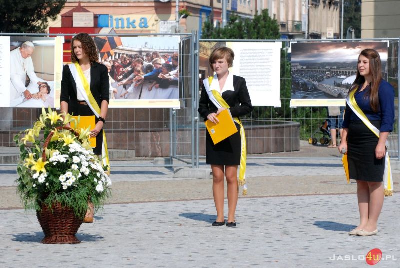 Wystawa fotograficzna poświęcona papieżowi Janowi Pawłowi II