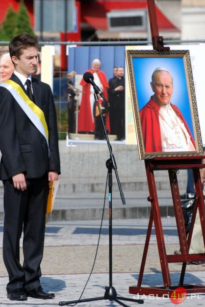 Wystawa fotograficzna poświęcona papieżowi Janowi Pawłowi II