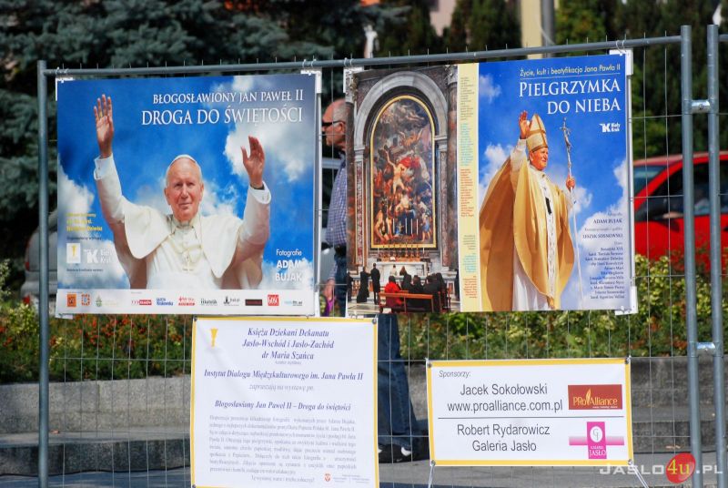Wystawa fotograficzna poświęcona papieżowi Janowi Pawłowi II