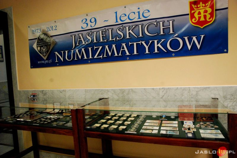 39-lecie Jasielskich numizmatyków. Wystawa w Banku Pekao S.A. w Jaśle