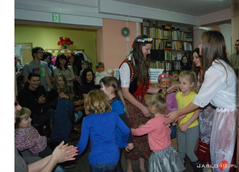 Charytatywne przedstawienie w Bibliotece Pedagogicznej