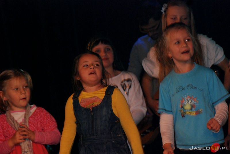 Koncert zespołu "Dziewczyny" oraz uczestników warsztatów wokalnych