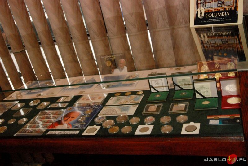 Monety, banknoty i medale - dzieła sztuki w  Banku Spółdzielczym oddział w Jaśle