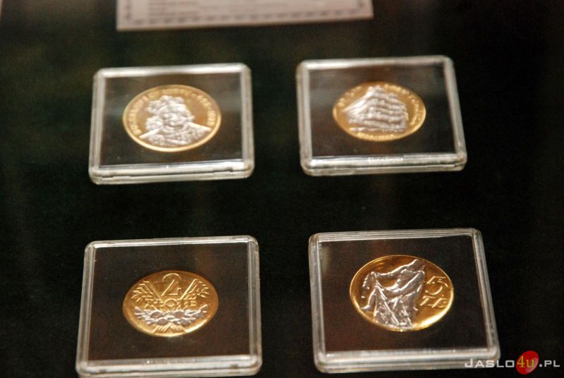 Monety, banknoty i medale - dzieła sztuki w  Banku Spółdzielczym oddział w Jaśle