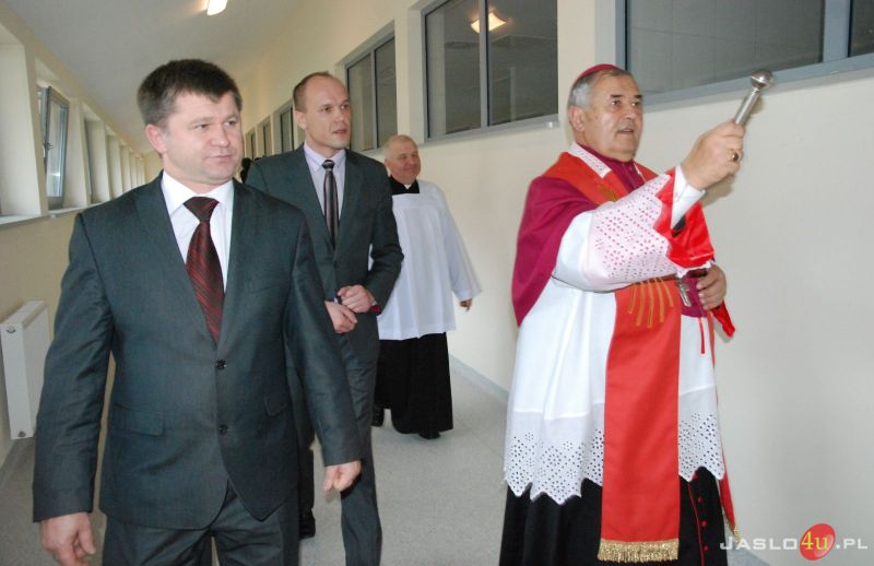 Poświęcenie nowych pawilonów Domu Pomocy Społecznej w Foluszu