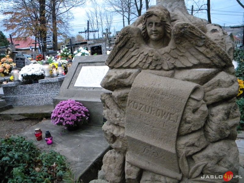 Wszystkich Świętych - cmentarz w Dębowcu