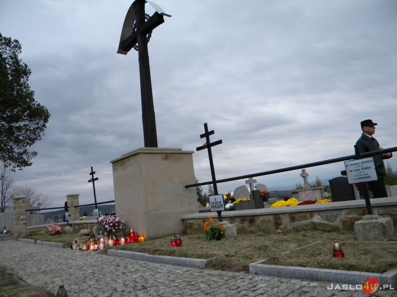 Wszystkich Świętych - cmentarz w Dębowcu