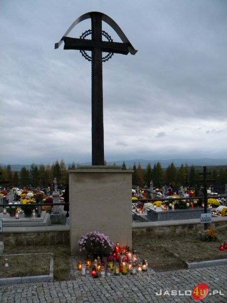 Wszystkich Świętych - cmentarz w Dębowcu