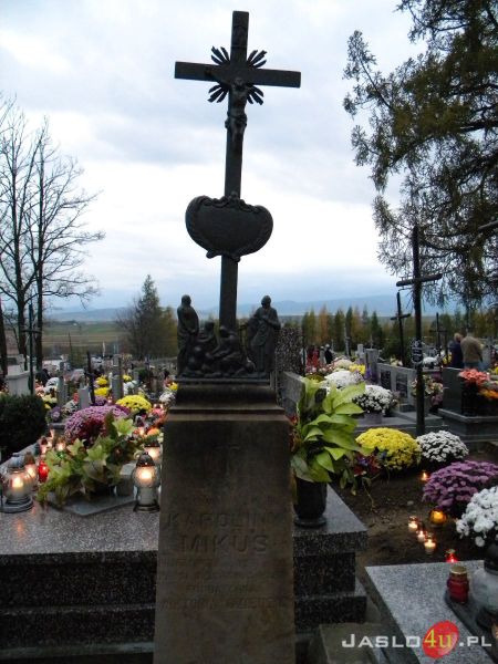 Wszystkich Świętych - cmentarz w Dębowcu