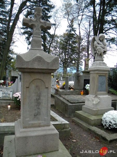Wszystkich Świętych - cmentarz w Dębowcu