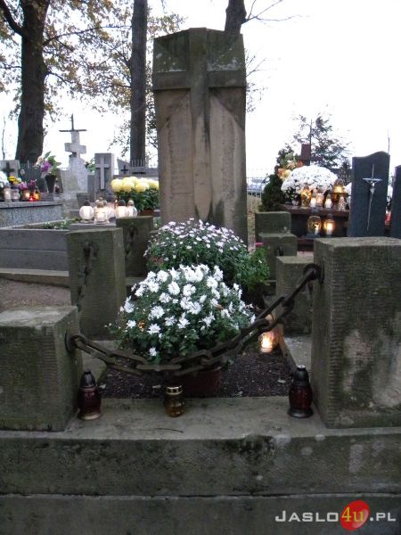 Wszystkich Świętych - cmentarz w Dębowcu