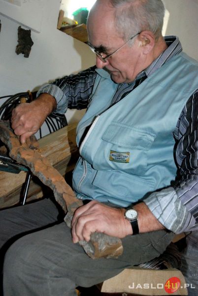 Adam Rąpała - rzeźbiarz, samouk. Zobacz, co potrafi