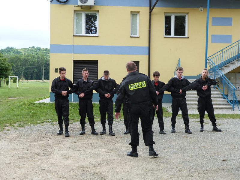 Zgrupowanie survivalowe klas mundurowych o profilu policyjno-strażackim LO w Kołaczycach