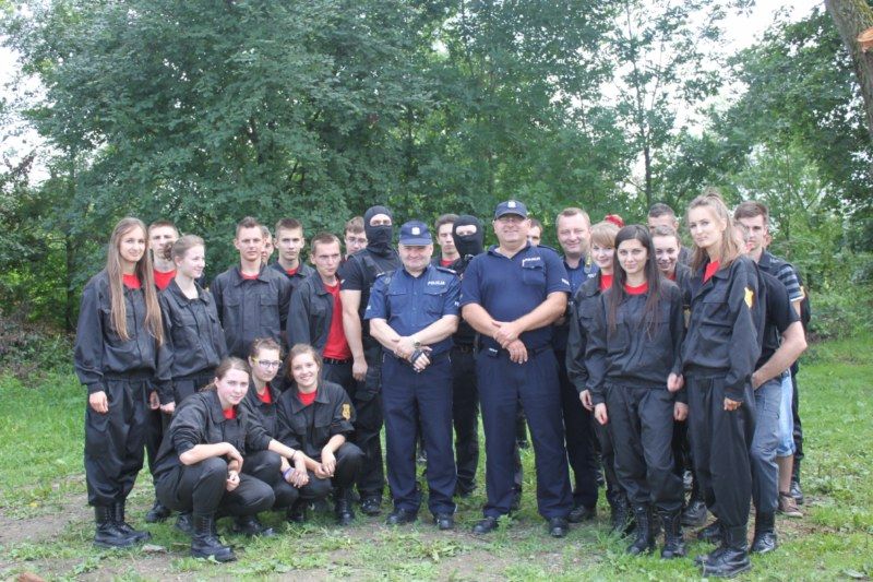 Zgrupowanie survivalowe klas mundurowych o profilu policyjno-strażackim LO w Kołaczycach