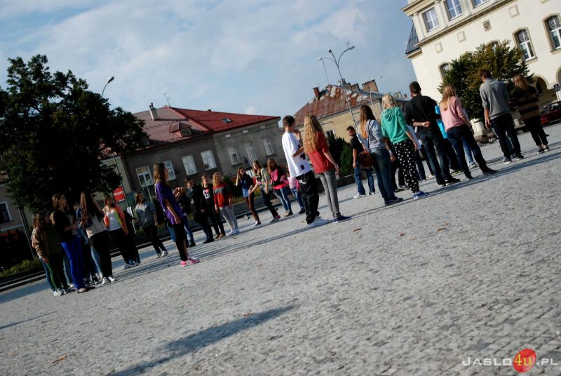 Tańczyli belgijkę na rynku w Jaśle