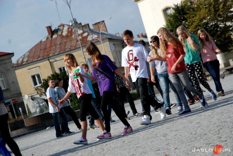 Tańczyli belgijkę na rynku w Jaśle