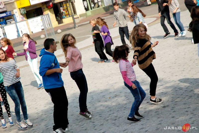 Tańczyli belgijkę na rynku w Jaśle