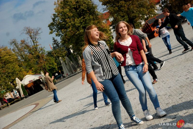 Tańczyli belgijkę na rynku w Jaśle