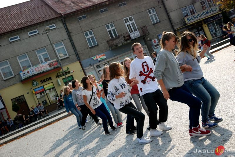 Tańczyli belgijkę na rynku w Jaśle