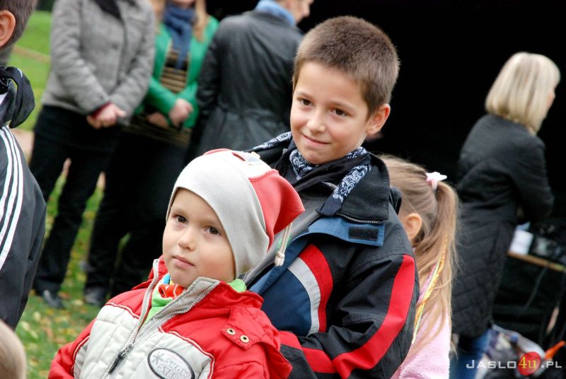 Zabawa z Klarą i Żabusiem na Ogródku Jordanowskim
