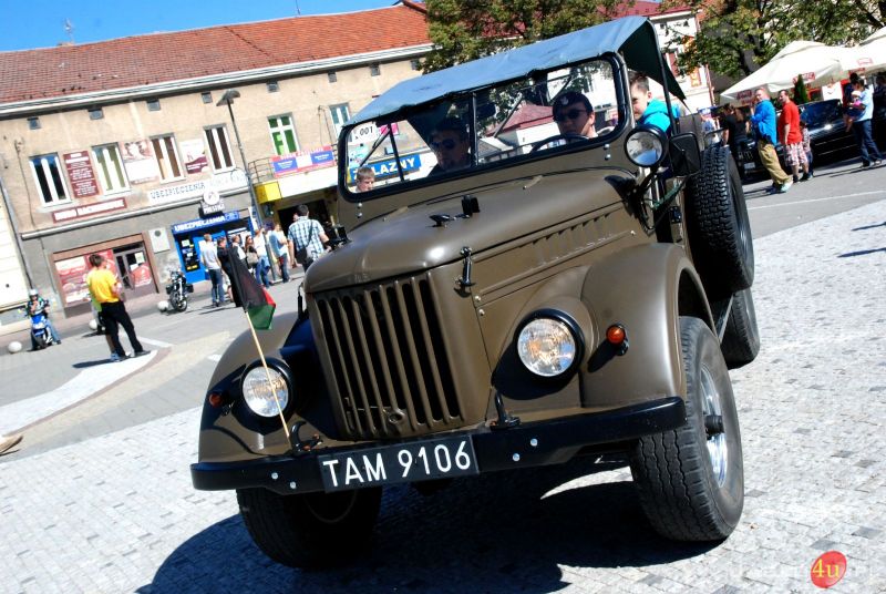 Zlot samochodów zabytkowych na jasielskim rynku