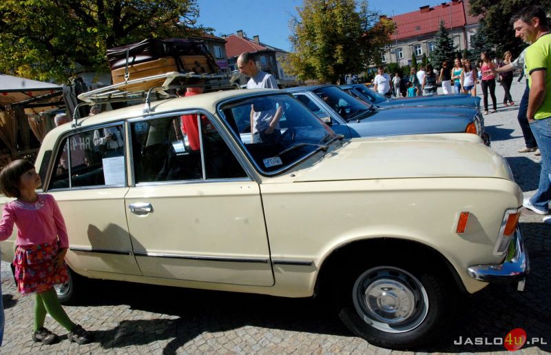 Zlot samochodów zabytkowych na jasielskim rynku