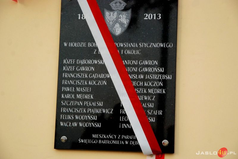 Tablica pamiątkowa w hołdzie bohaterom powstania styczniowego