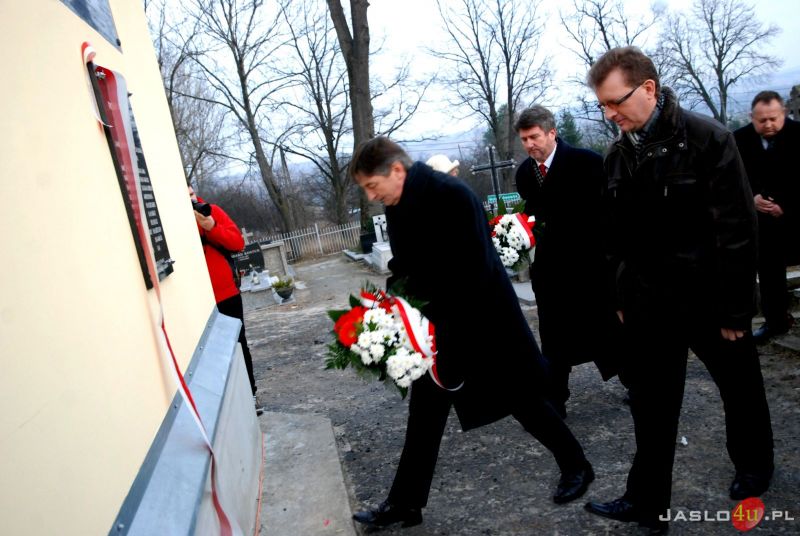 Tablica pamiątkowa w hołdzie bohaterom powstania styczniowego