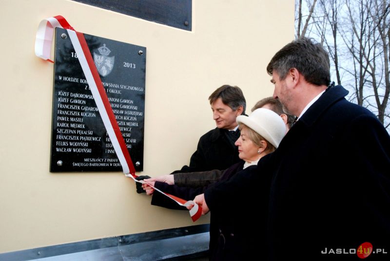 Tablica pamiątkowa w hołdzie bohaterom powstania styczniowego