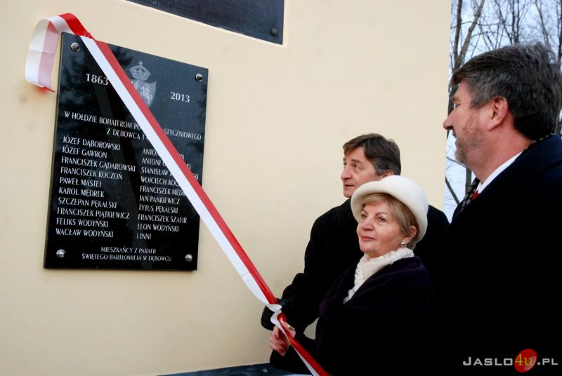 Tablica pamiątkowa w hołdzie bohaterom powstania styczniowego