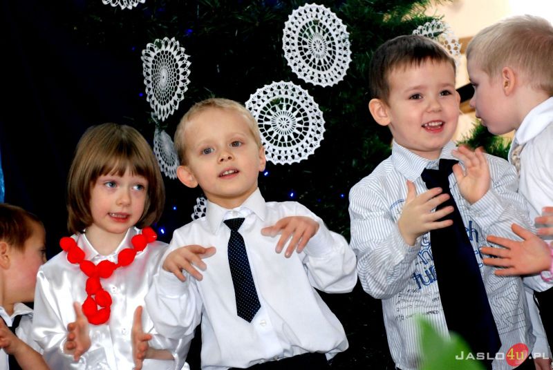 Dzień Babci i Dziadka. Występy przedszkolaków z Przedszkola nr 12 w Jaśle