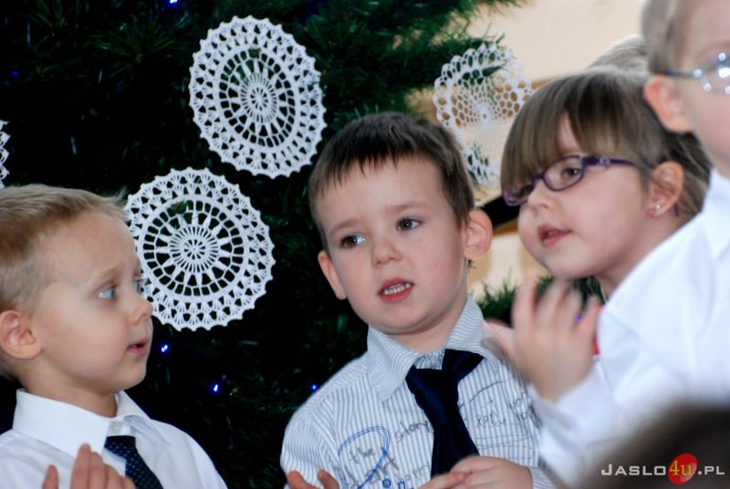 Dzień Babci i Dziadka. Występy przedszkolaków z Przedszkola nr 12 w Jaśle