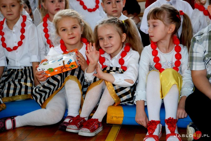 Dzień Babci i Dziadka. Występy przedszkolaków z Przedszkola nr 12 w Jaśle