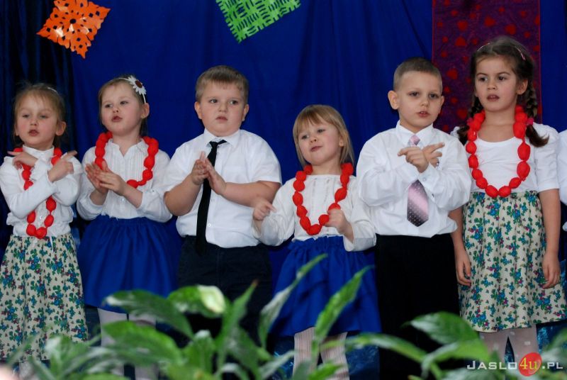 Dzień Babci i Dziadka. Występy przedszkolaków z Przedszkola nr 12 w Jaśle