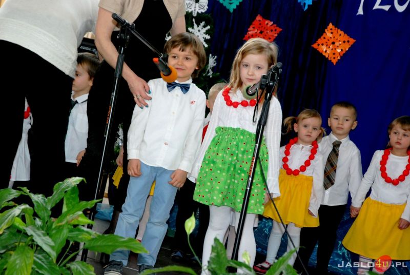 Dzień Babci i Dziadka. Występy przedszkolaków z Przedszkola nr 12 w Jaśle