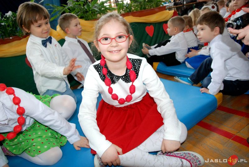 Dzień Babci i Dziadka. Występy przedszkolaków z Przedszkola nr 12 w Jaśle