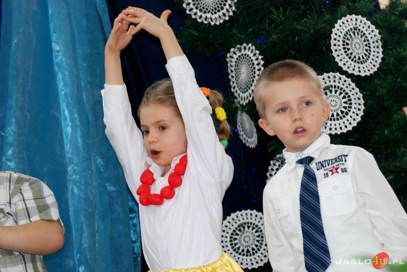 Dzień Babci i Dziadka. Występy przedszkolaków z Przedszkola nr 12 w Jaśle