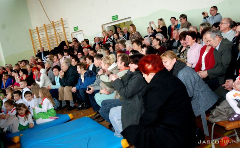 Dzień Babci i Dziadka. Występy przedszkolaków z Przedszkola nr 12 w Jaśle