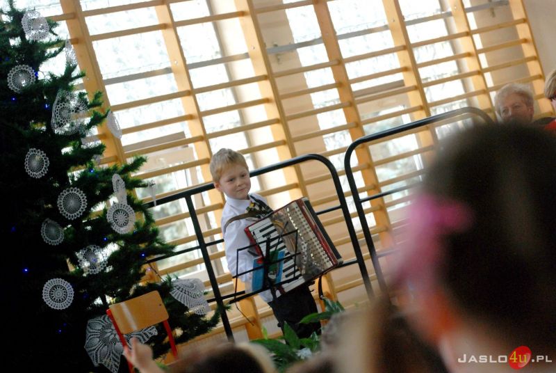 Dzień Babci i Dziadka. Występy przedszkolaków z Przedszkola nr 12 w Jaśle
