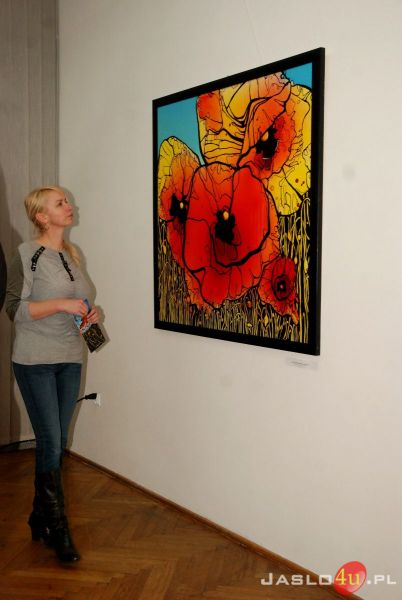 Opowiada o kwiatach malarskim językiem - wernisaż Magdaleny Florczyk