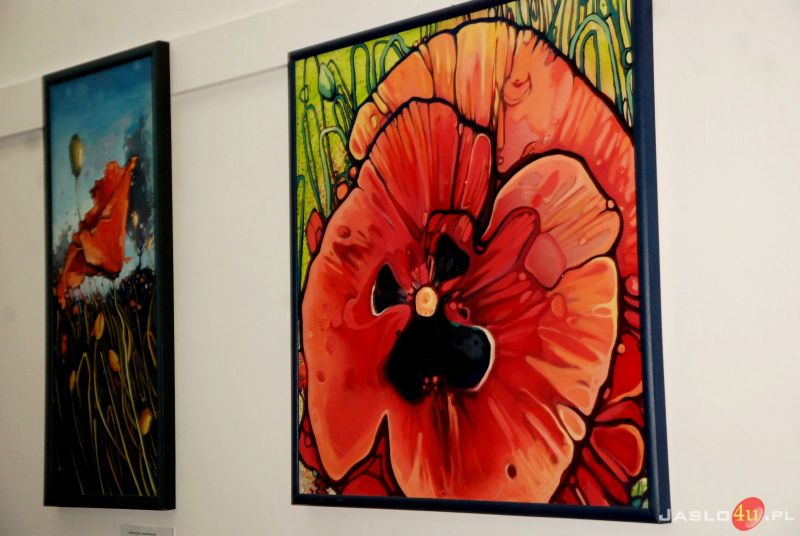 Opowiada o kwiatach malarskim językiem - wernisaż Magdaleny Florczyk