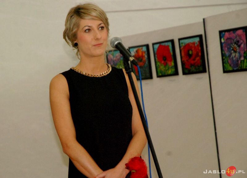 Opowiada o kwiatach malarskim językiem - wernisaż Magdaleny Florczyk
