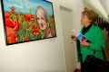 Opowiada o kwiatach malarskim językiem - wernisaż Magdaleny Florczyk