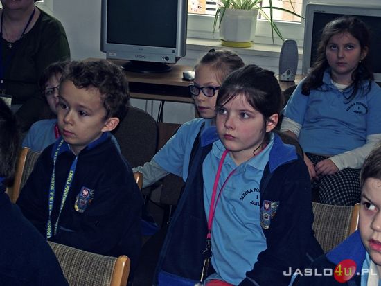 Maria Tomasik w jasielskiej bibliotece pedagogicznej