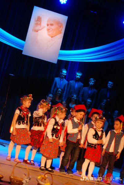 Koncert i wystawa prac plastycznych w JDK z okazji kanonizacji Jana Pawła II